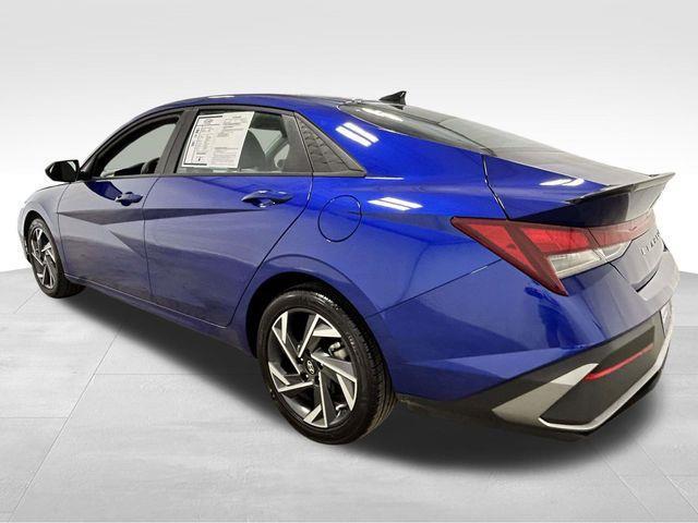 Hyundai Elantra  2025