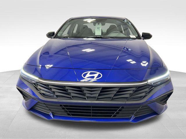 Hyundai Elantra  2025