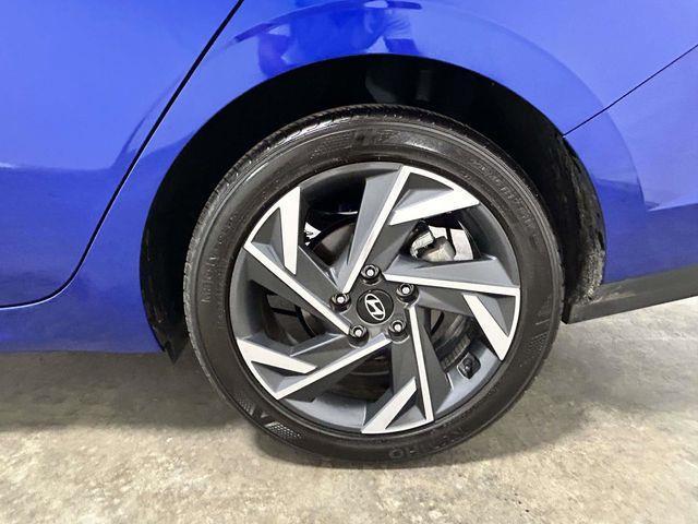 Hyundai Elantra  2025