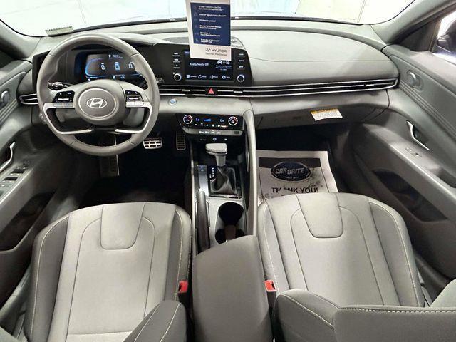Hyundai Elantra  2025