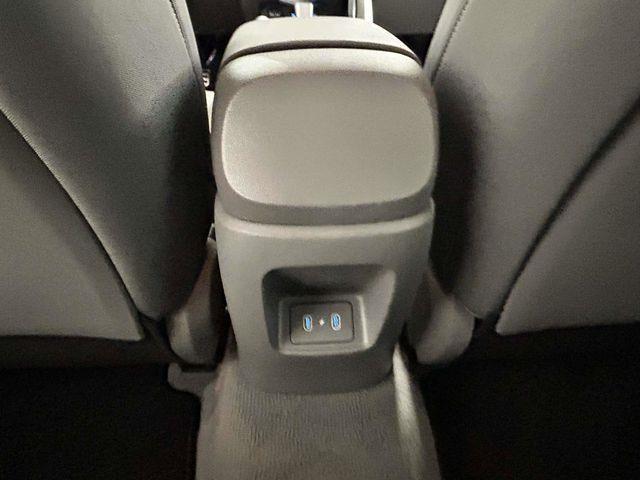 Hyundai Elantra  2025