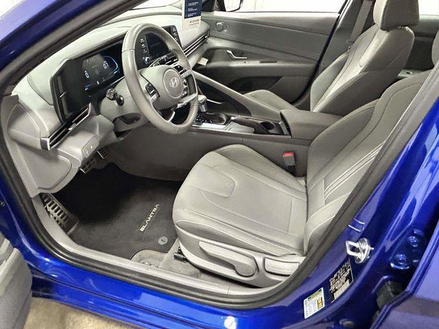 Hyundai Elantra  2025