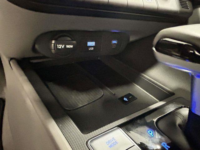 Hyundai Elantra  2025