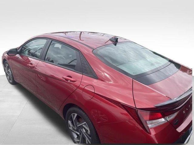 Hyundai Elantra  2025