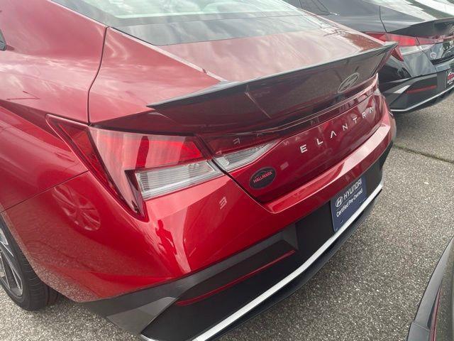 Hyundai Elantra  2025