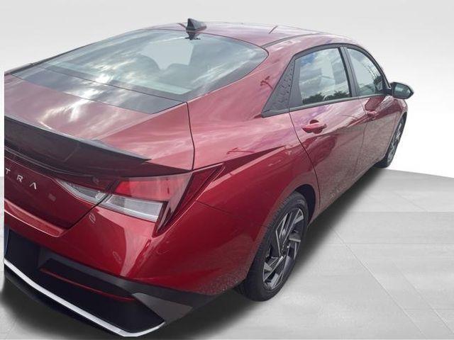 Hyundai Elantra  2025