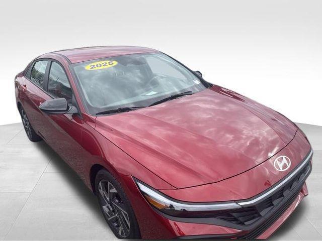 Hyundai Elantra  2025