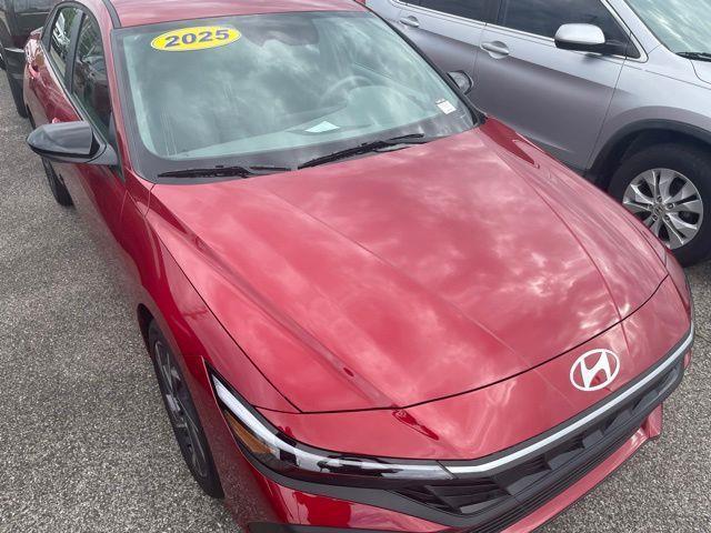 Hyundai Elantra  2025