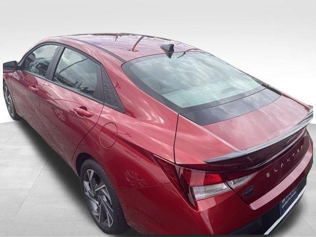 Hyundai Elantra  2025