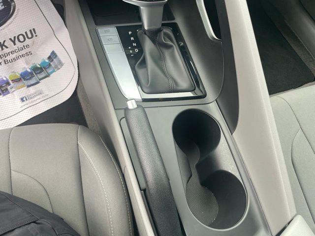Hyundai Elantra  2025