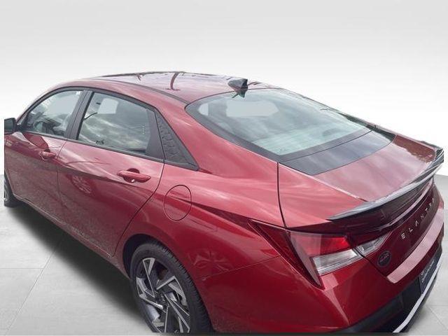 Hyundai Elantra  2025