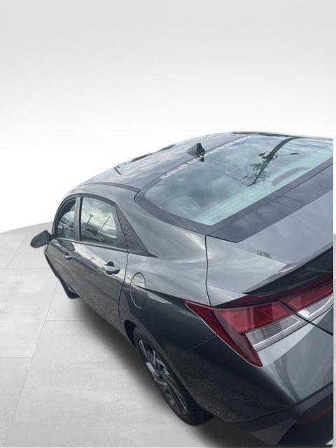 Hyundai Elantra  2025
