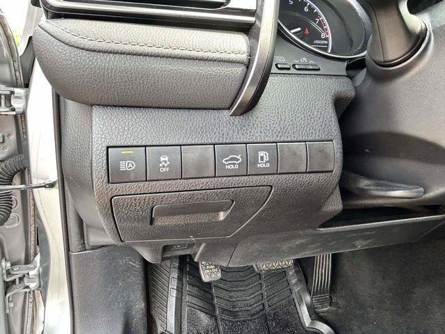 Toyota Camry  2019
