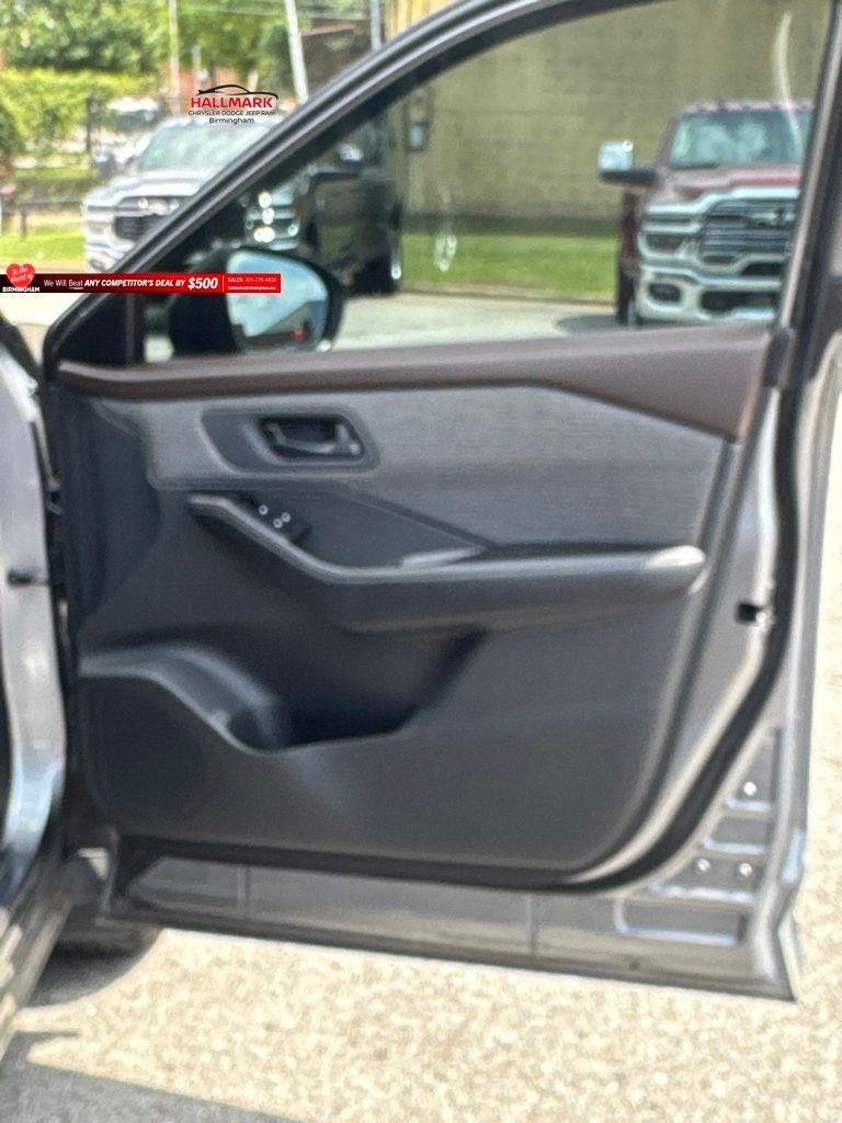 Nissan Rogue  2022