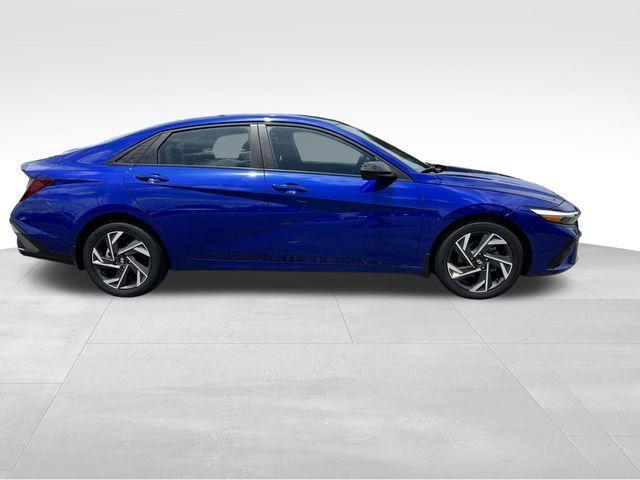 Hyundai Elantra  2025
