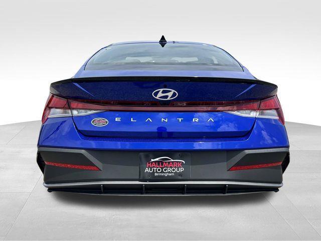 Hyundai Elantra  2025