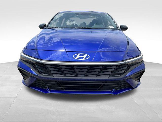 Hyundai Elantra  2025