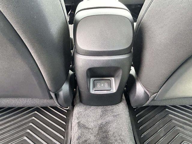 Hyundai Elantra  2025