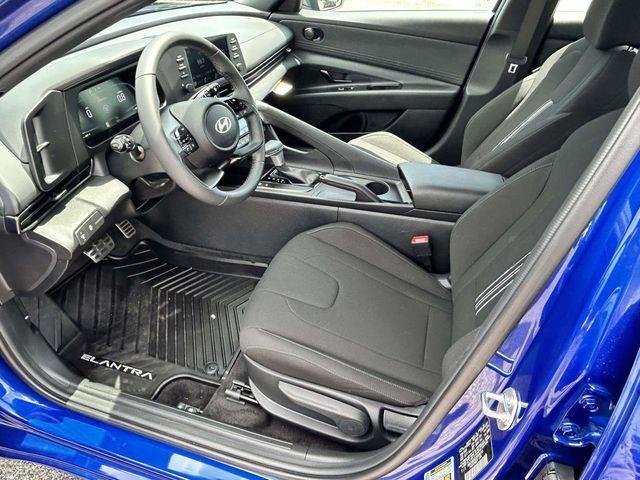 Hyundai Elantra  2025