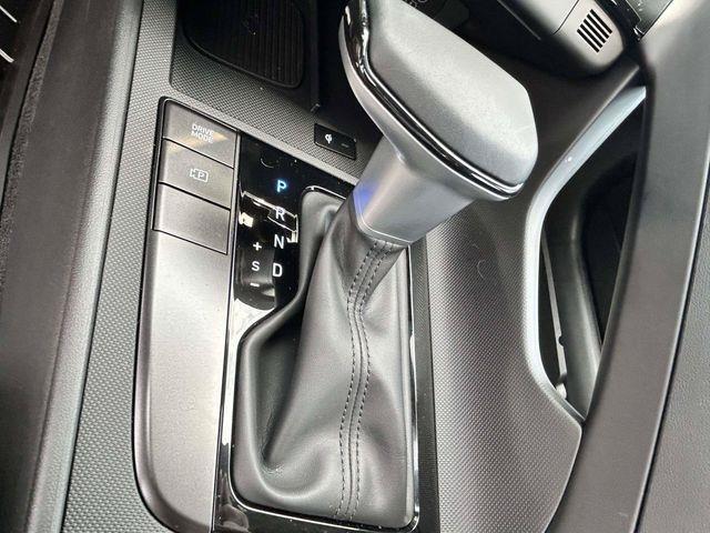 Hyundai Elantra  2025