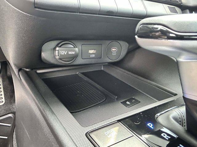 Hyundai Elantra  2025