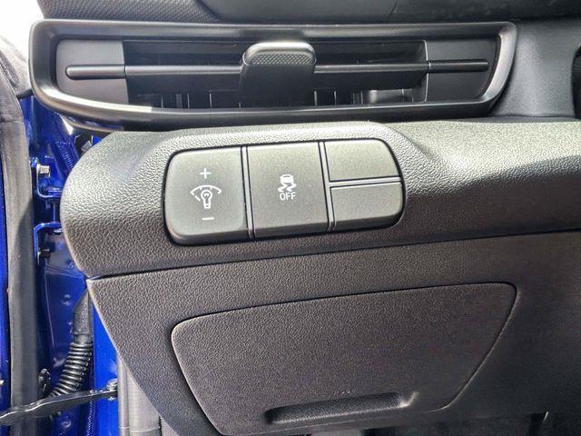 Hyundai Elantra  2025