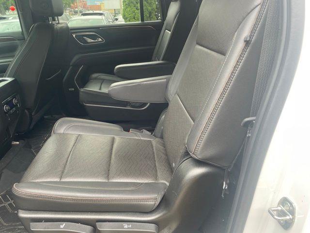 Chevrolet Suburban  2021
