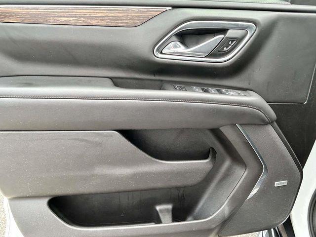 Chevrolet Suburban  2021