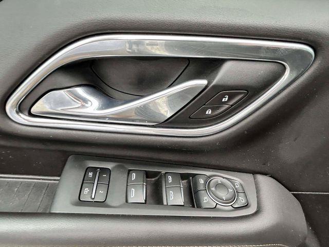 Chevrolet Suburban  2021