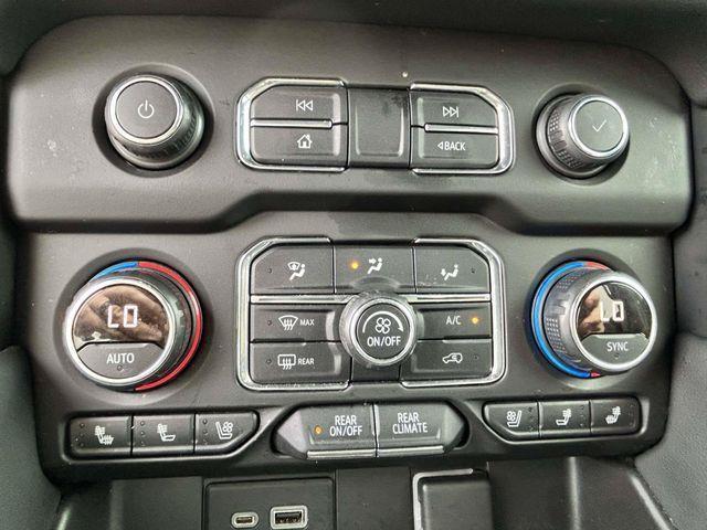Chevrolet Suburban  2021