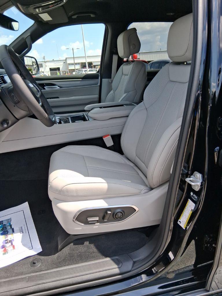 Jeep Wagoneer L  2026