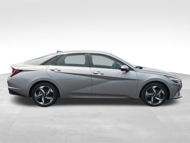 Hyundai Elantra  2023