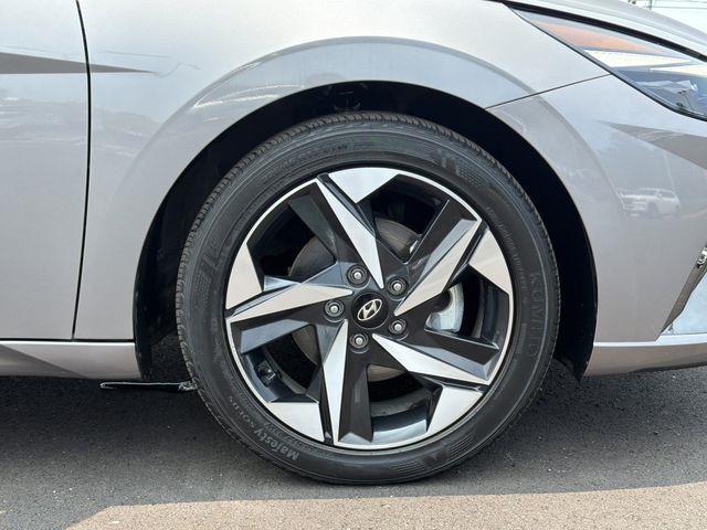 Hyundai Elantra  2023