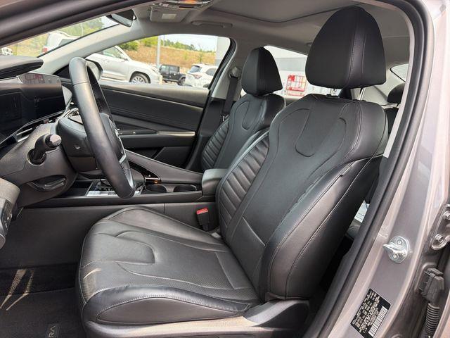 Hyundai Elantra  2023