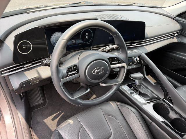 Hyundai Elantra  2023