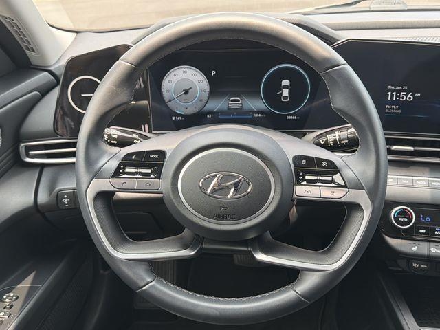 Hyundai Elantra  2023