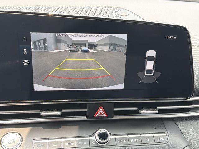Hyundai Elantra  2023