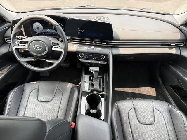 Hyundai Elantra  2023