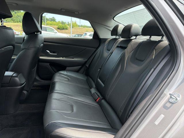 Hyundai Elantra  2023