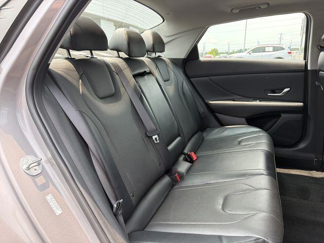 Hyundai Elantra  2023