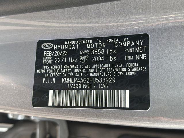 Hyundai Elantra  2023