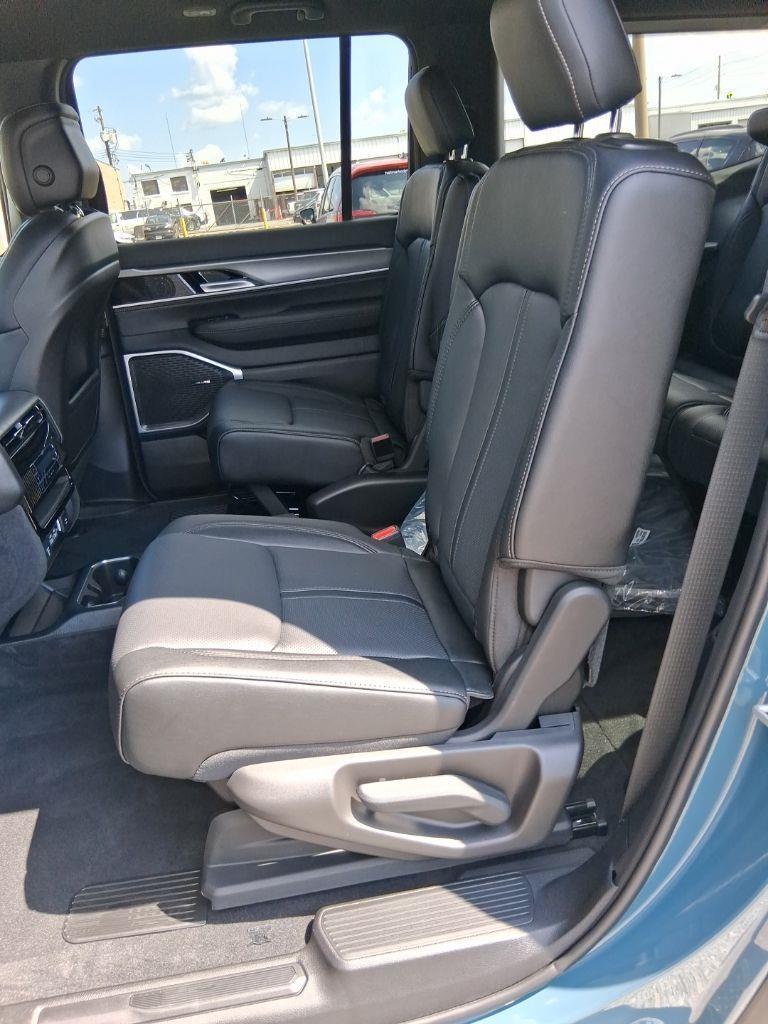 Jeep Wagoneer  2026