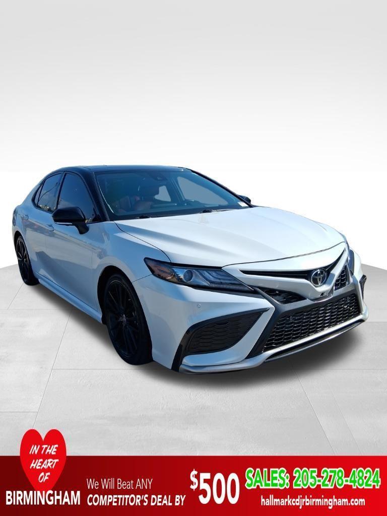 Toyota Camry  2021