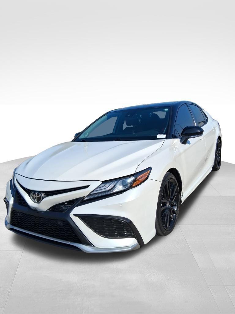 Toyota Camry  2021