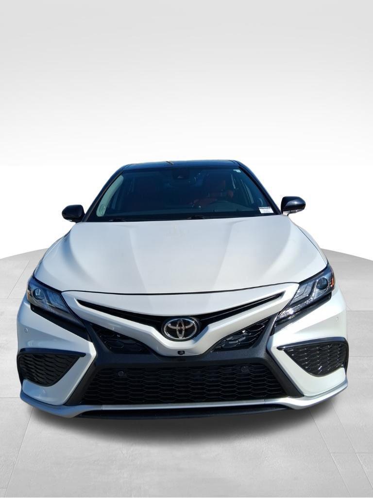Toyota Camry  2021