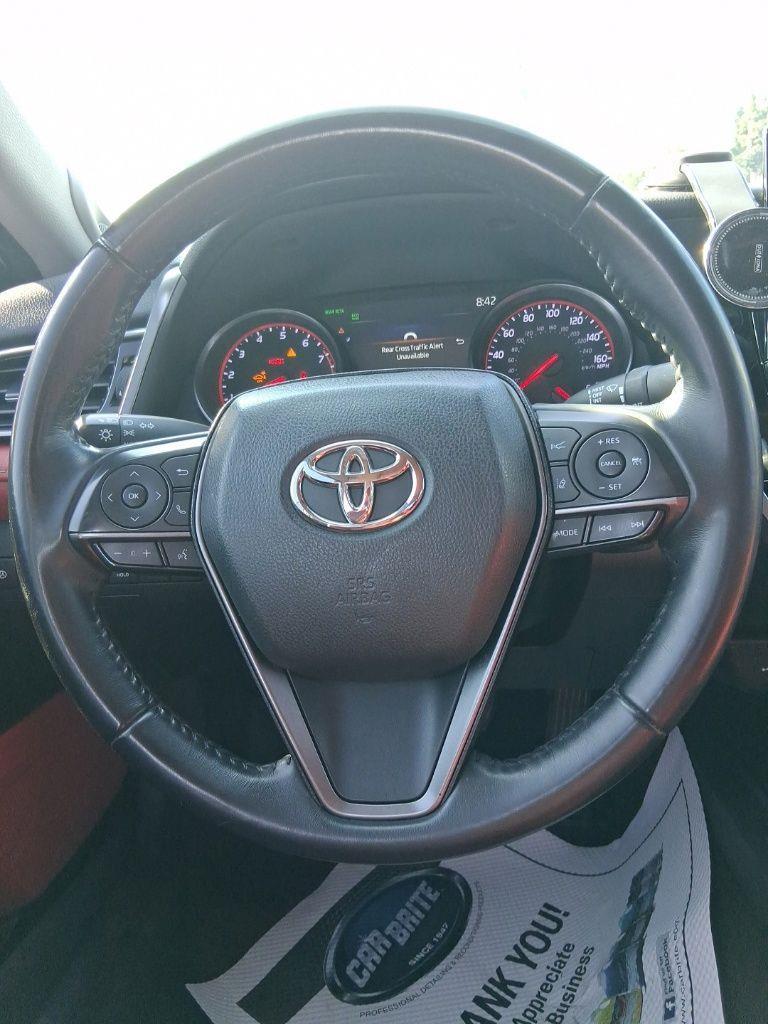 Toyota Camry  2021