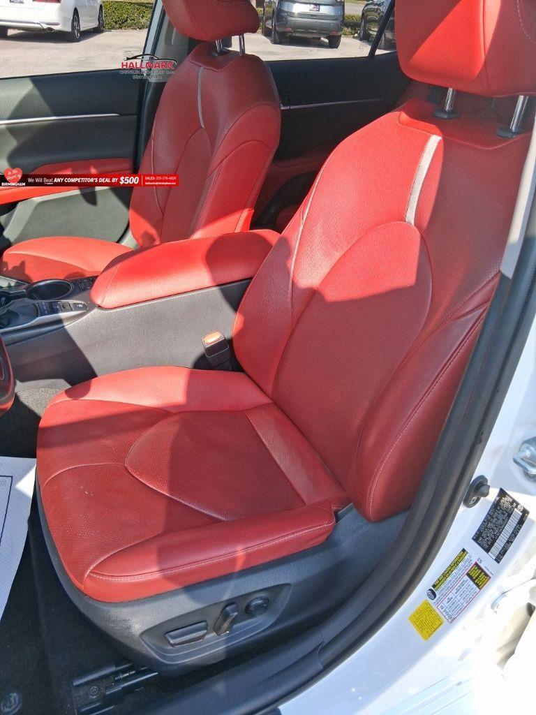 Toyota Camry  2021
