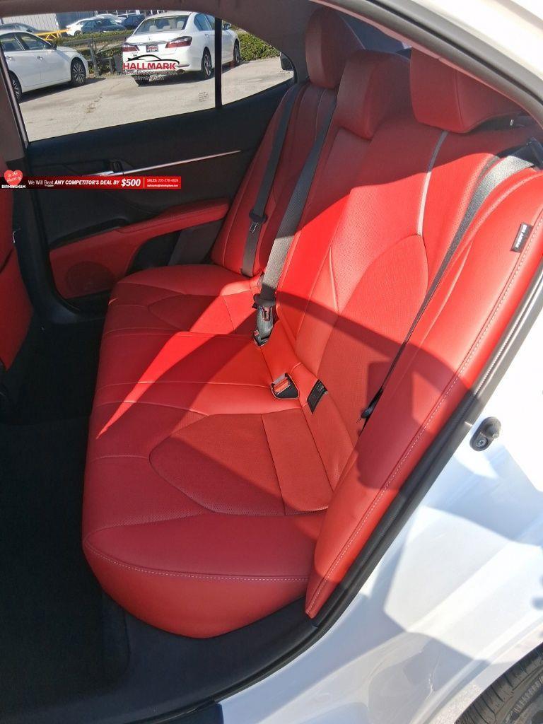 Toyota Camry  2021
