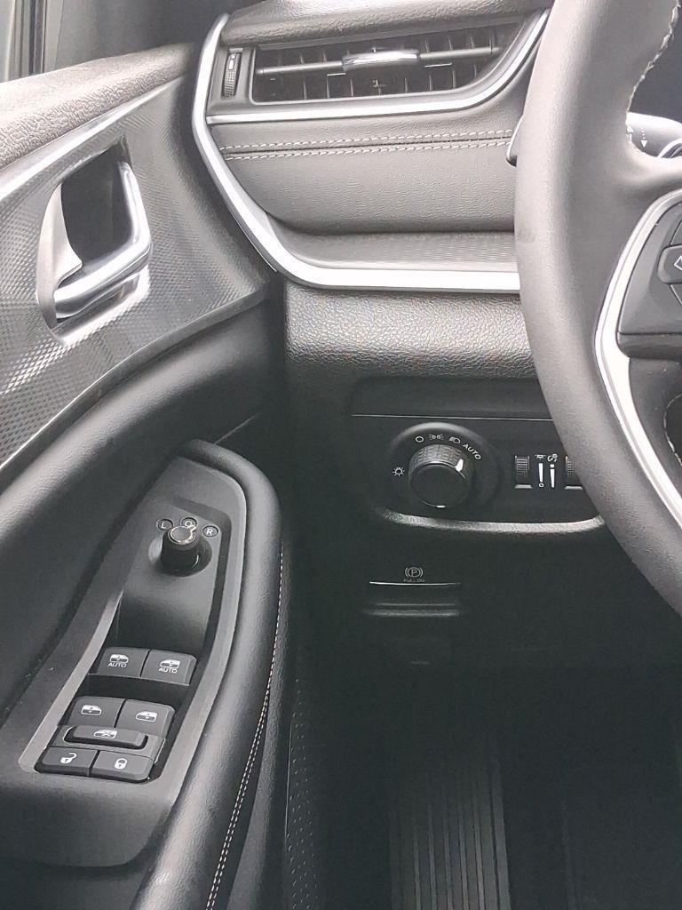 Jeep Grand Cherokee  2026