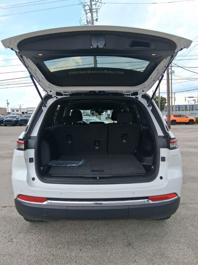 Jeep Grand Cherokee  2026